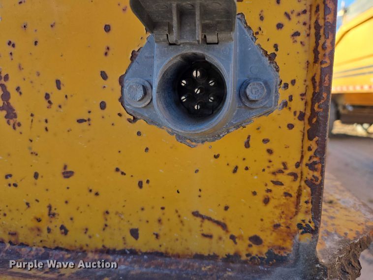 image for item ES2729 1967 Hyster C25T equipment trailer