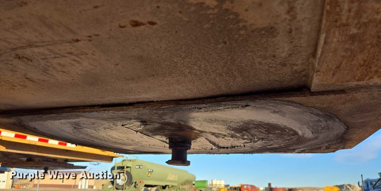 image for item ES2729 1967 Hyster C25T equipment trailer