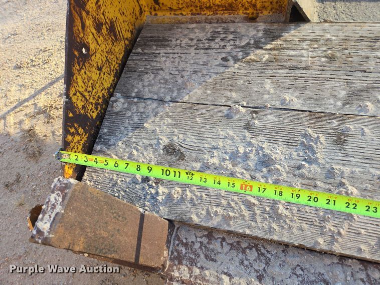 image for item ES2729 1967 Hyster C25T equipment trailer