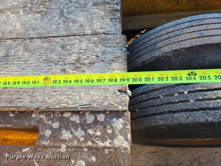 image for item ES2729 1967 Hyster C25T equipment trailer