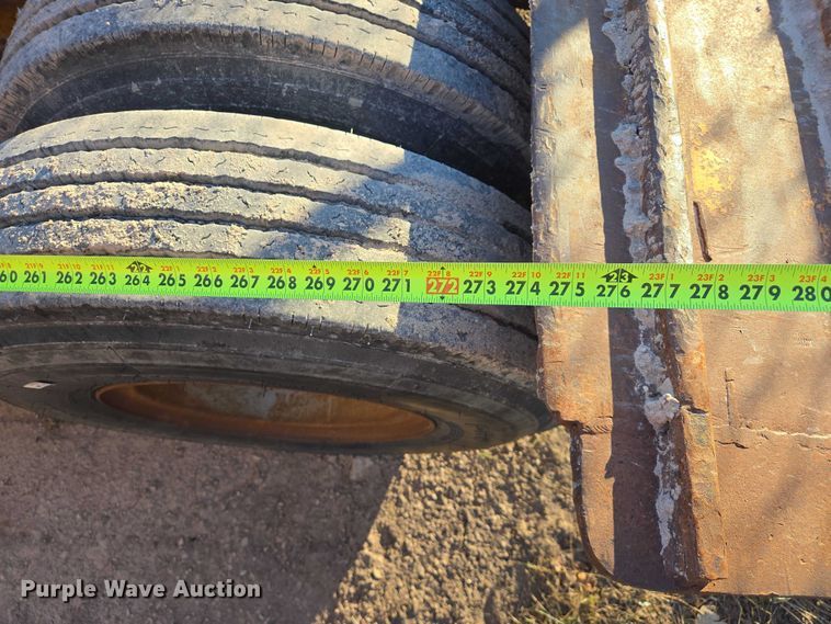 image for item ES2729 1967 Hyster C25T equipment trailer