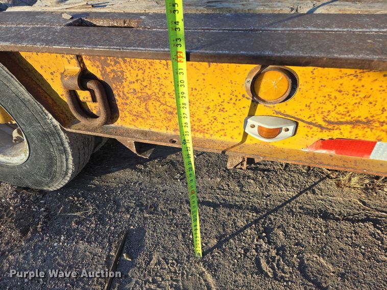 image for item ES2729 1967 Hyster C25T equipment trailer