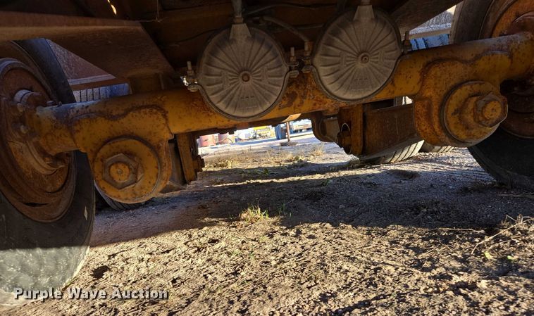 image for item ES2729 1967 Hyster C25T equipment trailer