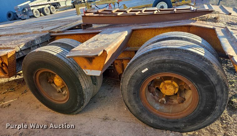 image for item ES2729 1967 Hyster C25T equipment trailer