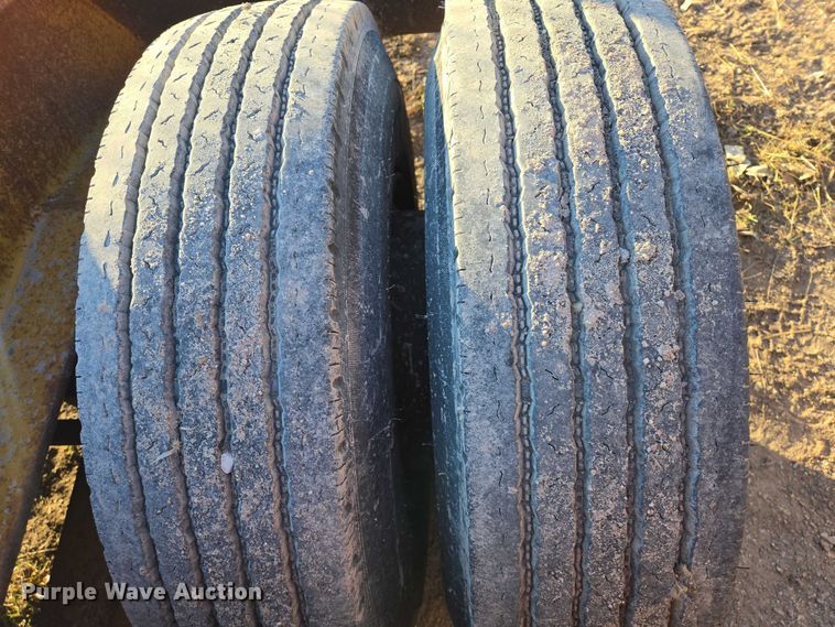 image for item ES2729 1967 Hyster C25T equipment trailer