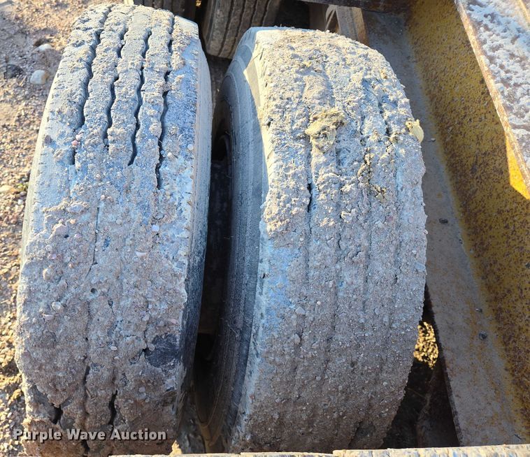 image for item ES2729 1967 Hyster C25T equipment trailer