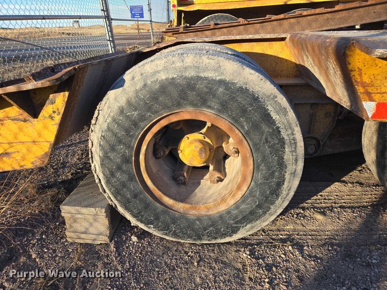 image for item ES2729 1967 Hyster C25T equipment trailer