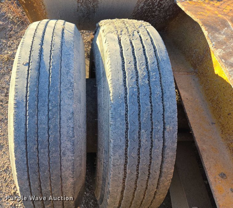 image for item ES2729 1967 Hyster C25T equipment trailer