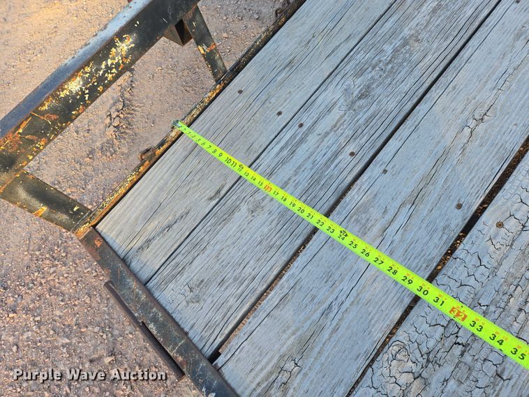 image for item ES2730 2004 Carson utility trailer