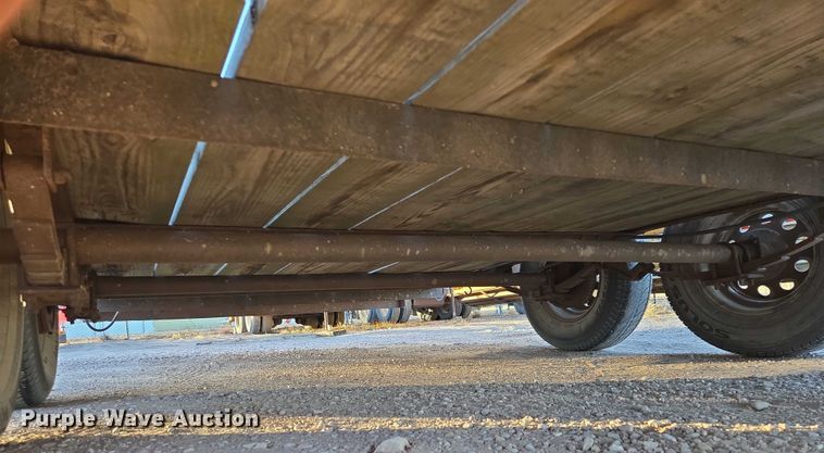 image for item ES2730 2004 Carson utility trailer