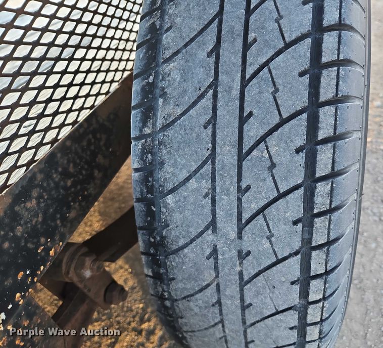 image for item ES2730 2004 Carson utility trailer