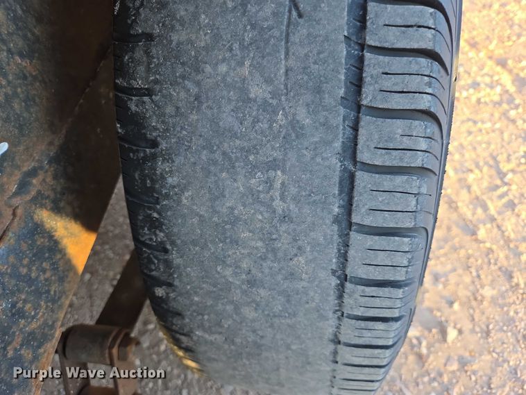 image for item ES2730 2004 Carson utility trailer