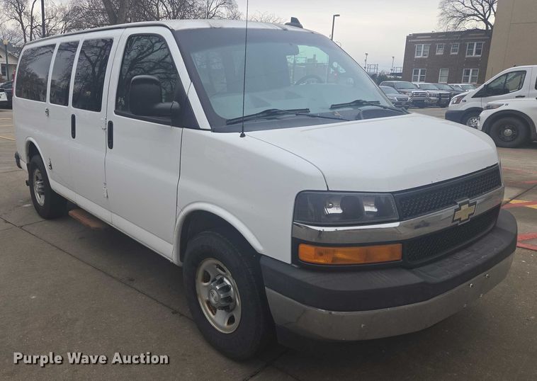 image for item ES2731 2017 Chevrolet Express 2500 van