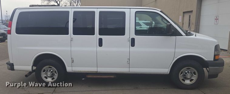 image for item ES2731 2017 Chevrolet Express 2500 van