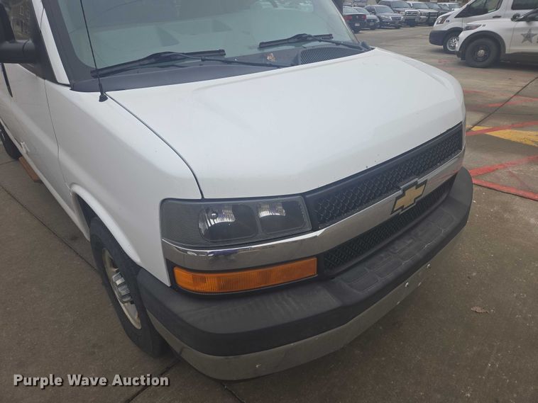 image for item ES2731 2017 Chevrolet Express 2500 van