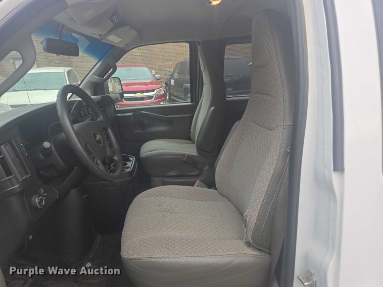 image for item ES2731 2017 Chevrolet Express 2500 van