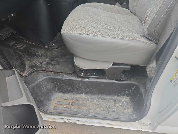 image for item ES2731 2017 Chevrolet Express 2500 van