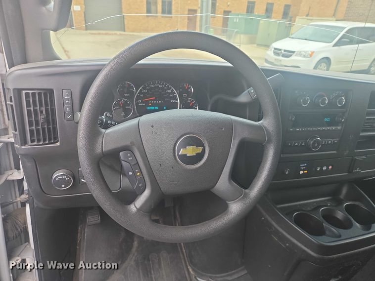 image for item ES2731 2017 Chevrolet Express 2500 van