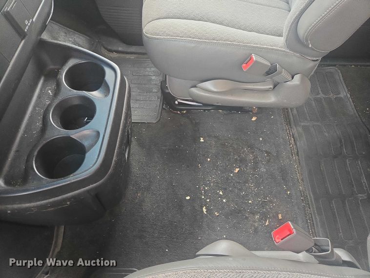 image for item ES2731 2017 Chevrolet Express 2500 van