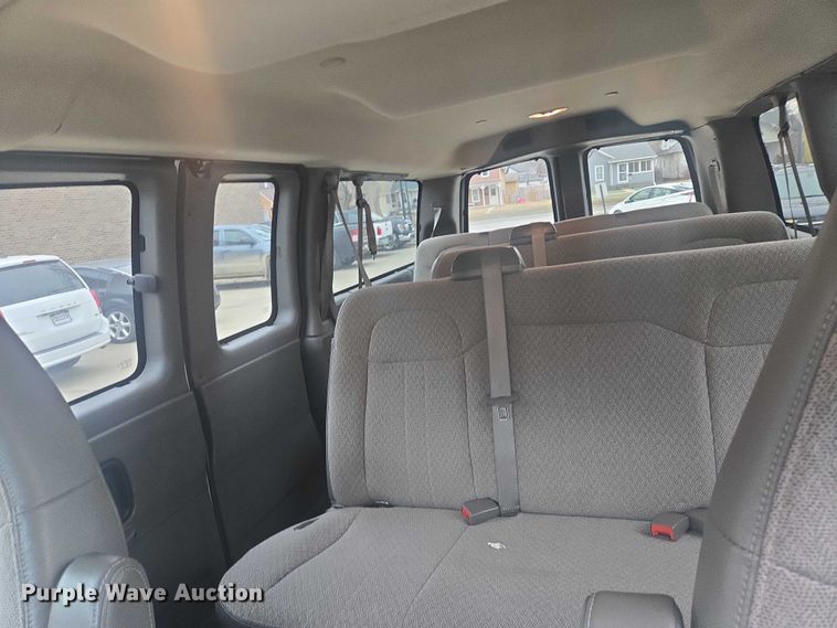 image for item ES2731 2017 Chevrolet Express 2500 van