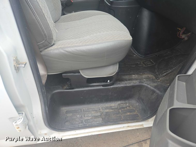 image for item ES2731 2017 Chevrolet Express 2500 van