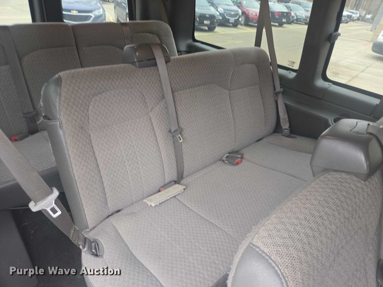 image for item ES2731 2017 Chevrolet Express 2500 van