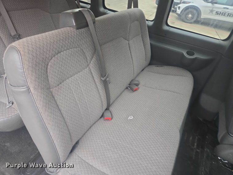 image for item ES2731 2017 Chevrolet Express 2500 van