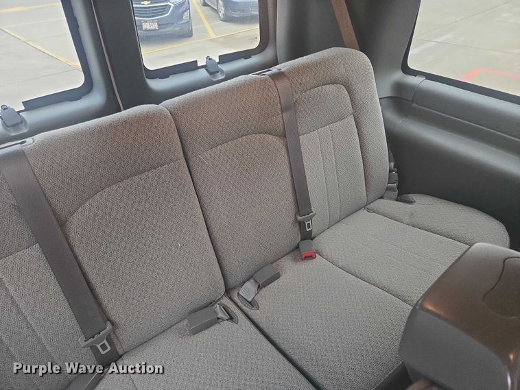 image for item ES2731 2017 Chevrolet Express 2500 van