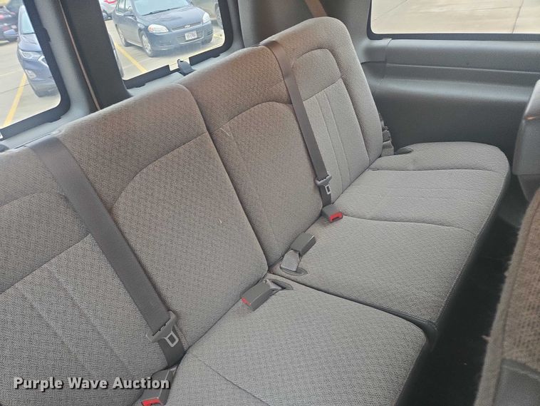 image for item ES2731 2017 Chevrolet Express 2500 van