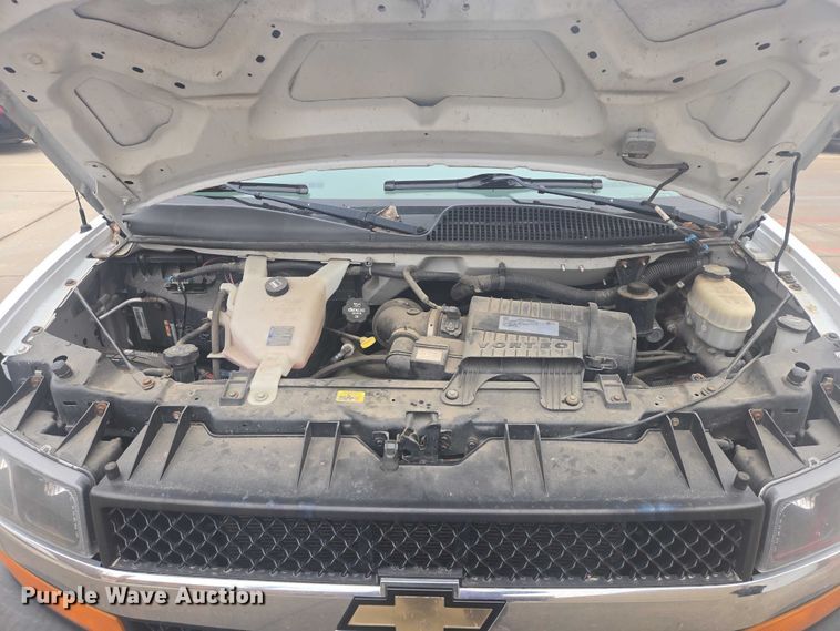 image for item ES2731 2017 Chevrolet Express 2500 van