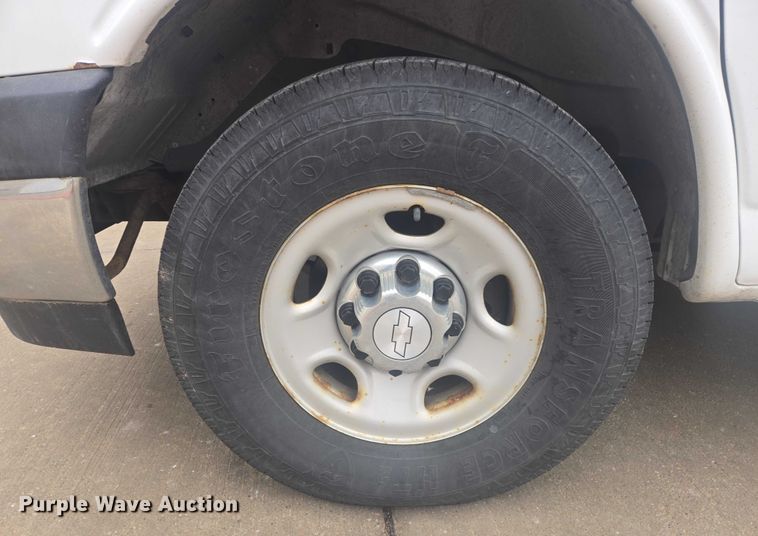 image for item ES2731 2017 Chevrolet Express 2500 van