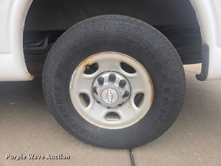 image for item ES2731 2017 Chevrolet Express 2500 van