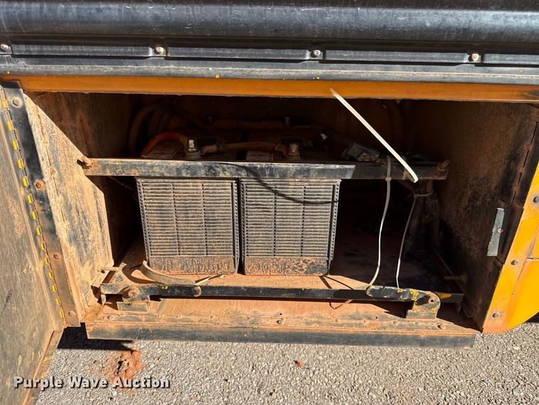 image for item ES5617 2001 Freightliner FS65 school bus