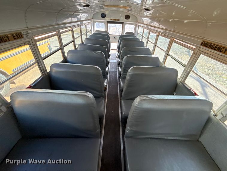 image for item ES5617 2001 Freightliner FS65 school bus