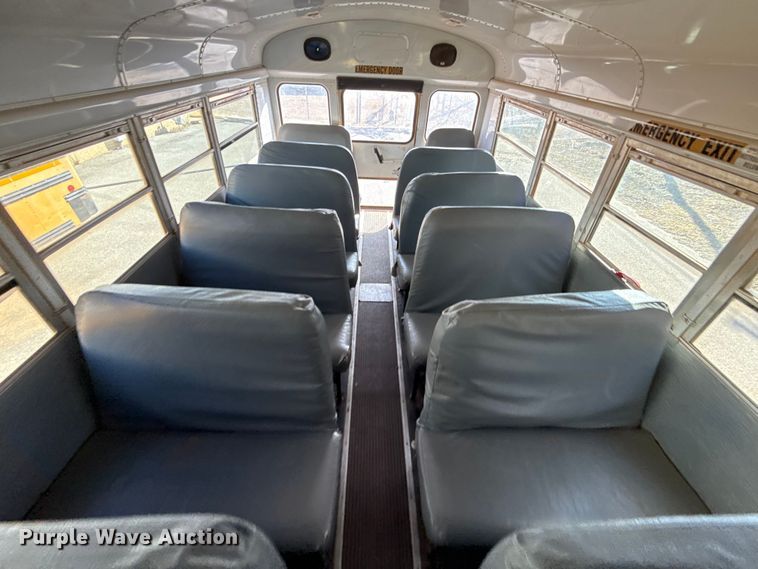 image for item ES5617 2001 Freightliner FS65 school bus