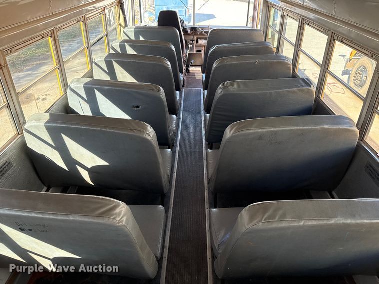 image for item ES5617 2001 Freightliner FS65 school bus