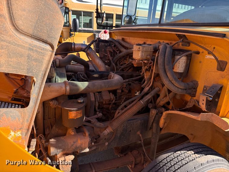 image for item ES5617 2001 Freightliner FS65 school bus