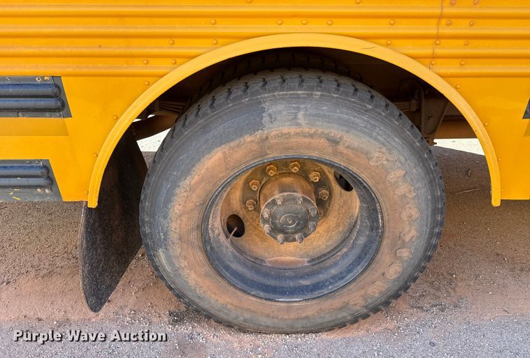 image for item ES5617 2001 Freightliner FS65 school bus