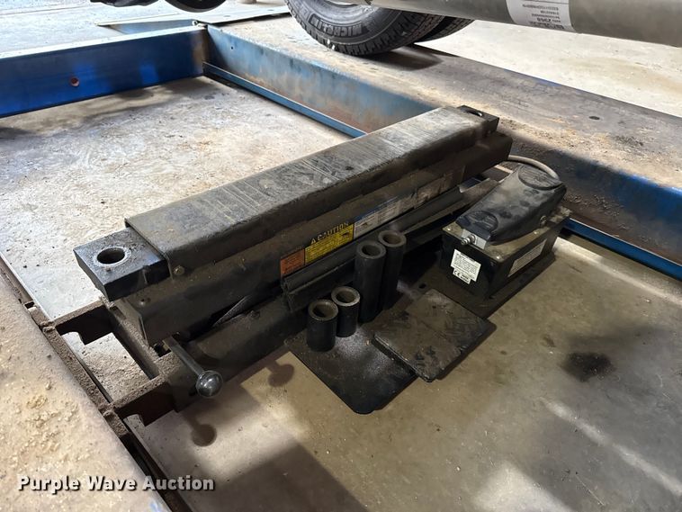 image for item ES5628 Rotary SM012N-001 four post automotive lift