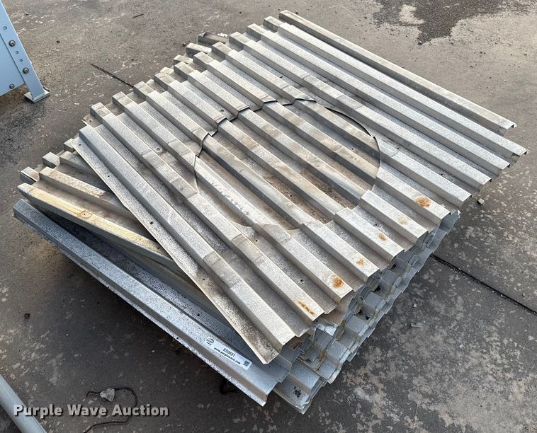 image for item ES5631 Approximately 25 pieces of sheet metal