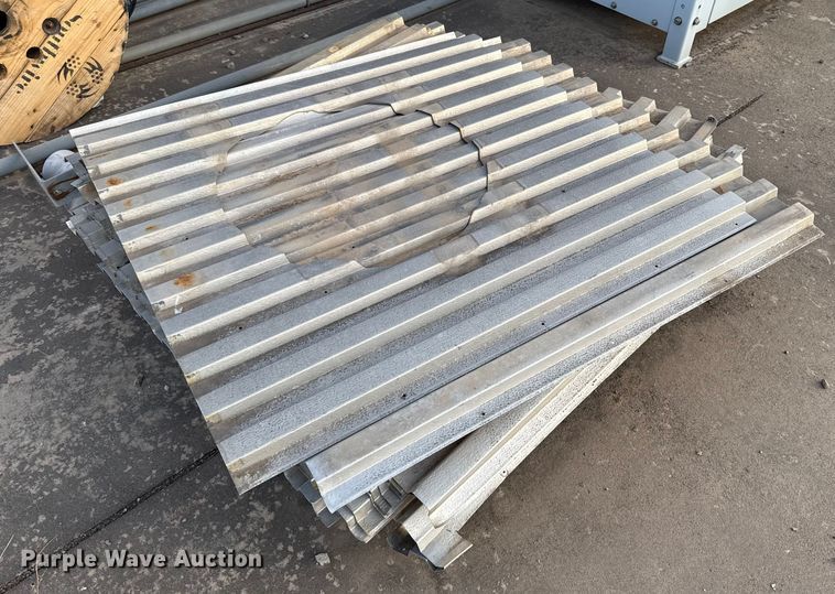 image for item ES5631 Approximately 25 pieces of sheet metal