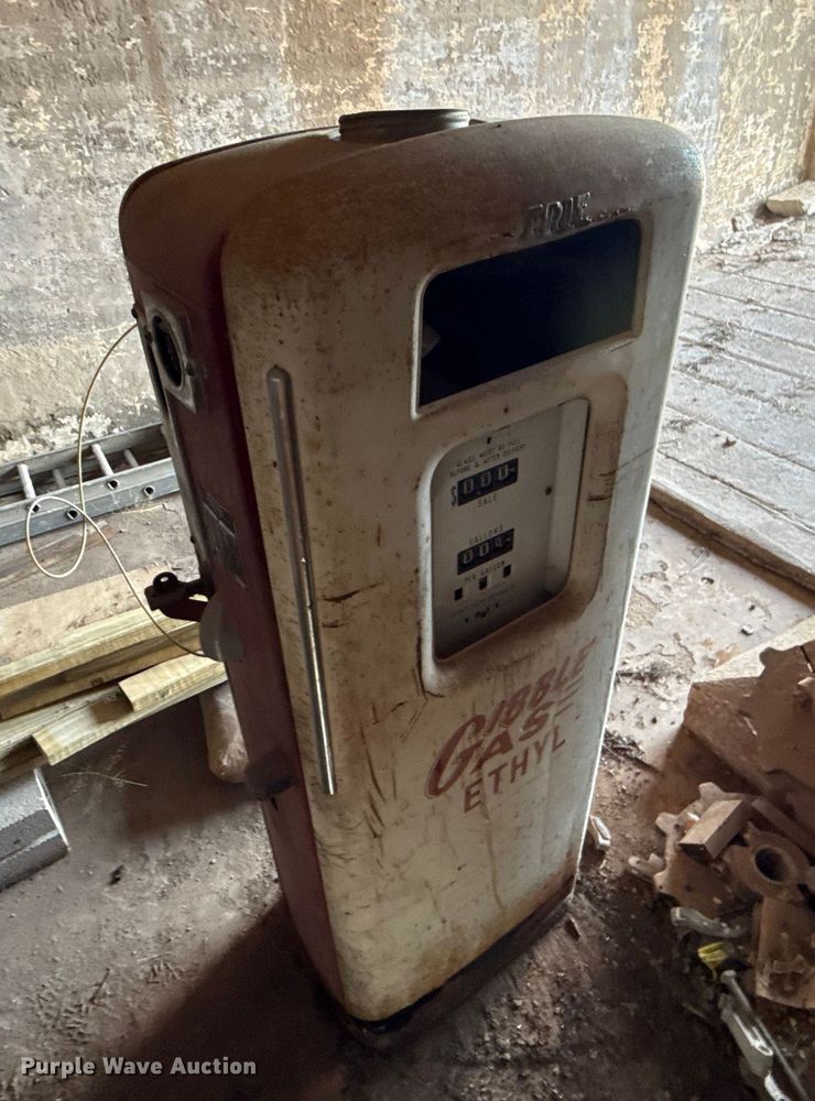 image for item ES5641 Erie 743 gas pump