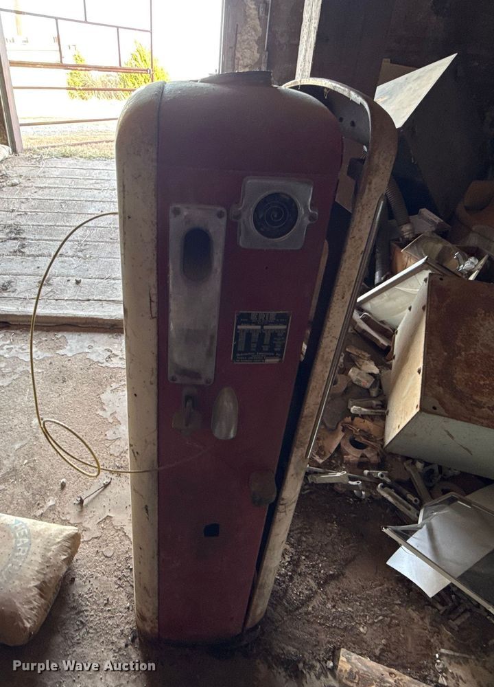 image for item ES5641 Erie 743 gas pump