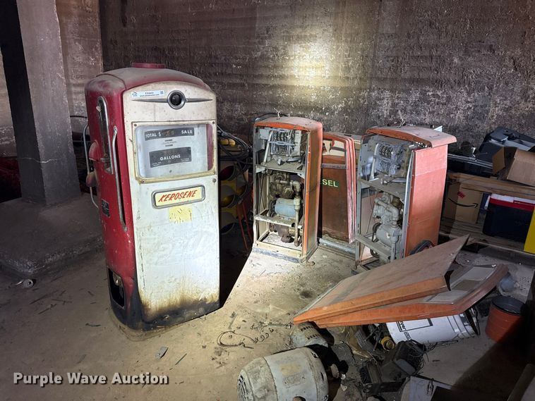 image for item ES5643 (3) fuel pumps