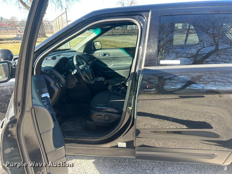 image for item ET6834 2016 Ford Explorer Police Interceptor SUV