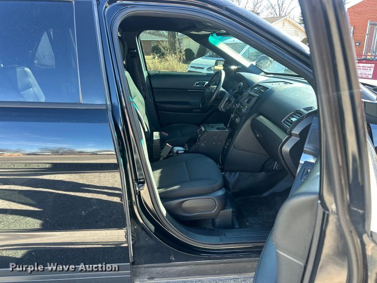 image for item ET6834 2016 Ford Explorer Police Interceptor SUV