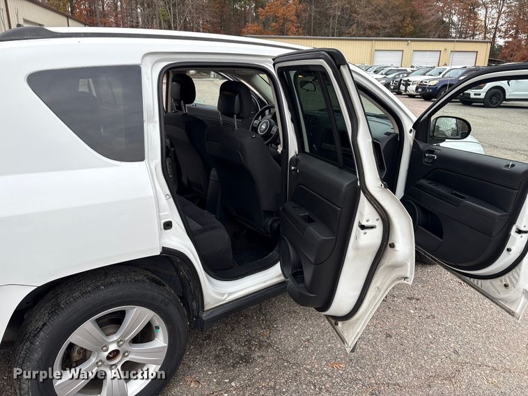 image for item ET8621 2014 Jeep Compass SUV