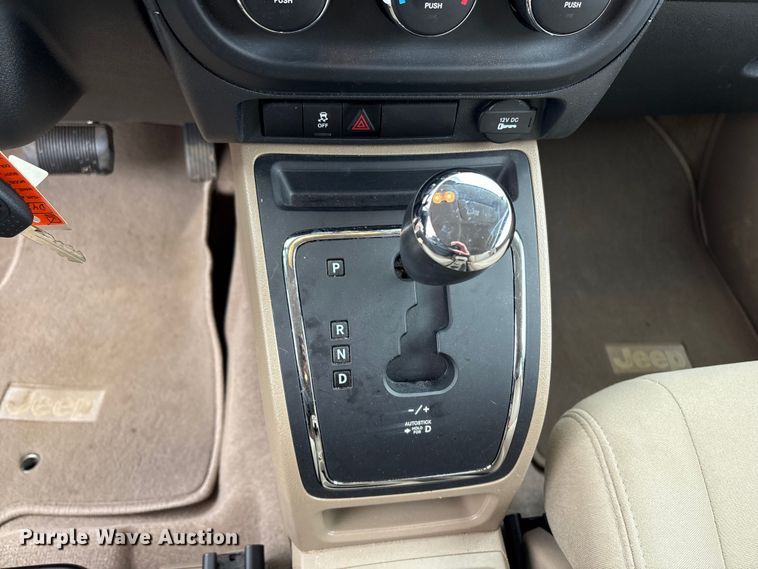 image for item ET8622 2015 Jeep Compass SUV