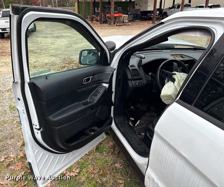 image for item ET8623 2017 Ford Explorer Police Interceptor SUV