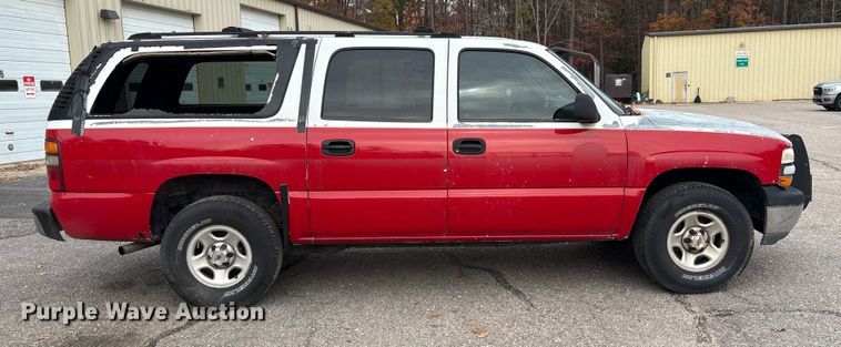 image for item ET8624 2001 Chevrolet Suburban SUV